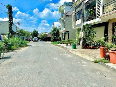 Bán 1 cặp kdc bửu hoà, gần chợ, đường nhựa 8m thông chỉ 5,5 tỷ 0