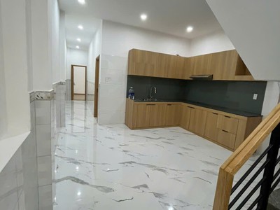 chỉ 5,7 tỷ   nhà 2 tầng mặt tiền tôn đản   kinh doanh đa ngành nghề  2