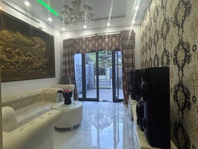 Nhà 3 tầng vũ trọng phụng , gần trường quốc tế, siêu thị- chỉ 7,x tỷ đồng - lh: 0917361553 3