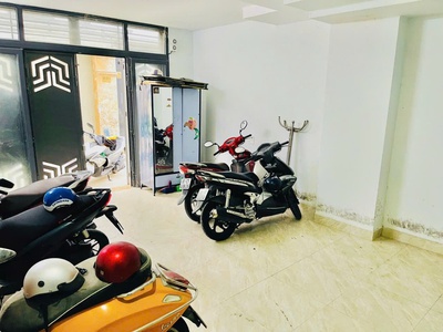 10 phòng ngủ lớn - chdv - nguyễn văn nghi - 5 tầng thiết ké hiện đại - hẻm xe hơi - chính chủ gấp 2