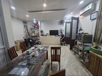 Tt cầu giấy 42m x6 tầng 9,5 tỷ.ba gác đỗ cửa,dân xây,ngõ thông,thoáng sáng 3