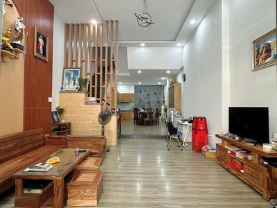 Hẻm trước nhà 4,5m sát thống nhất - dt 5 x 15 - 3 tầng 4 pn - nt cao cấp - hơn 7 tỷ 0