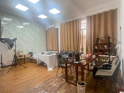 Mặt tiền siêu hiếm 413 lê văn quới 180m2 ngang hiếm 8m 3 tầng dòng tiền 40tr /th nhỉnh 17 tỷ 4
