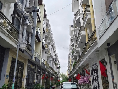 Siêu phẩm liên khu 4-5 gần chợ bình thành hẻm 7m khu nhà lầu 50m2,4tầng 5 tỷ 2 0