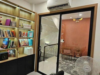 Nhà đẹp ở ngay-mặt phố Bát Khối-60M 4T 10TỶ-mặt tiền rộng-kinh doanh-cho thuê 1