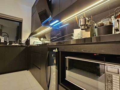 Nhà đẹp ở ngay-mặt phố Bát Khối-60M 4T 10TỶ-mặt tiền rộng-kinh doanh-cho thuê 3
