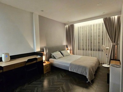 Nhà đẹp ở ngay-mặt phố Bát Khối-60M 4T 10TỶ-mặt tiền rộng-kinh doanh-cho thuê 0