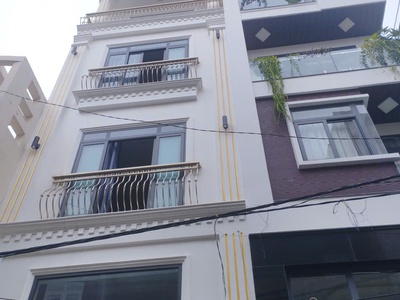 Ngộp lũy bán bích - 4x14m- hxh 4 tầng  btct hiếm có 1