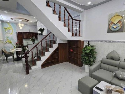 Nhà 2 tầng btct mới tinh 44m2, hẻm xe hơi một trục thới an 16. gần chợ thới an, quận 12. 2