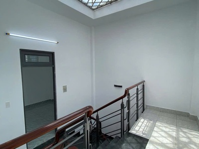 Nhà mới  kiến trúc lệch tầng rất đẹp đường ô tô thới an 19 q12 6