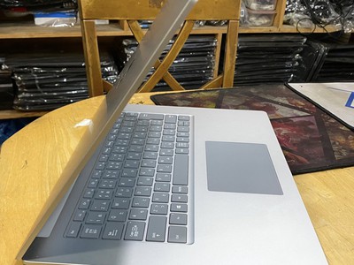 Surface Laptop 3 AMD Ryzen  5 3580U Ram 8GB SSD 128GB Màn 15 Inch 2k Cảm Ứng VGA Rời Máy Đẹp 4