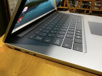Surface Laptop 3 AMD Ryzen  5 3580U Ram 8GB SSD 128GB Màn 15 Inch 2k Cảm Ứng VGA Rời Máy Đẹp 6