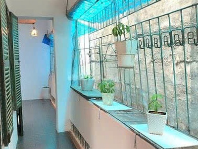 Cho thuê nhà tập thể Trần Quốc Toản, Hoàn Kiếm 50m, 2 ngủ giá 10 triệu, nhà đẹp, đủ đồ 4