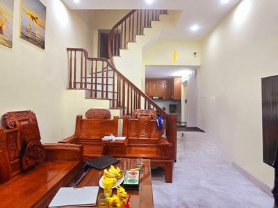 Bán nhà phố cổ nhuế 45/58m2 x 3 tầng, căn góc mặt tiền bề thế, ô tô đỗ cửa quay đầu, nhà dân xây 0