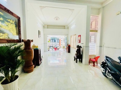 Bán nhà mặt tiền luỹ bán bích    35m    4 tầng   6pn   có thang máy   giá 13.x tỷ 1