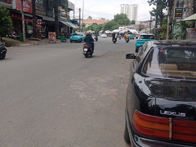 Cần cho thuê nhà mặt tiền tại nguyễn gia trí gần nút gia ung văn khiêm 0