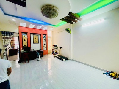 Bán nhà mặt tiền luỹ bán bích    35m    4 tầng   6pn   có thang máy   giá 13.x tỷ 2
