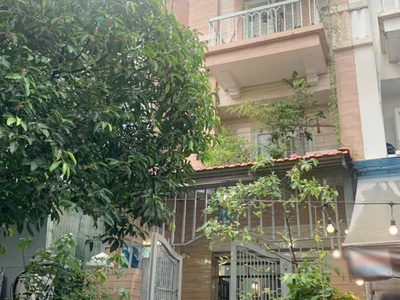 Bán nhà góc 2 mặt tiền hẻm hông đường 152 cao lỗ p4 q8 4