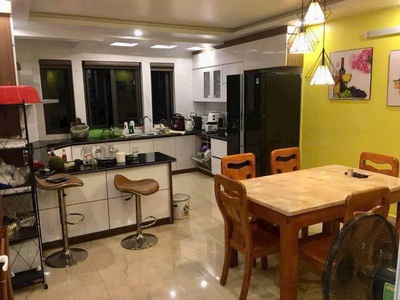 Cho thuê nhà Văn Cao vị trí đẹp, 4 phòng ngủ  50m2 . 5