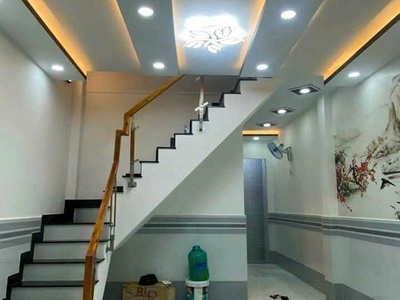 Nhà 2 tầng sát mặt tiền phạm thế hiển p6 q8 0