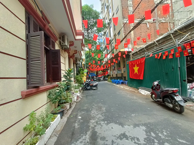 Bán nhà ngõ 83 Nguyễn Khang Yên Hoà 45m2x6 tầng Gara ô tô, giá chỉ 17.9 tỷ 0