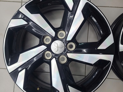 Thanh lý 4 mâm zin Xpander 17 inch hàng tháo xe ít trầy xước 0