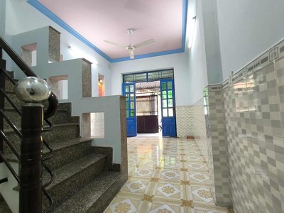 Siêu hot ngay thị trấn hóc môn 2 tầng btct mới tinh, dtsd 100m2. mặt tiền nhựa 8m thông kinh doanh 2
