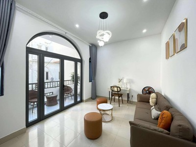 Bán nhà 2 tầng sát biển mỹ khê, 128m , ngang 6.8m, dòng tiền 40 triệu/tháng, giá 17.9 tỷ 1