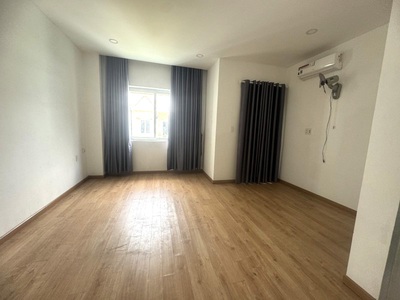 Bán nhà 3 tầng trường thọ thủ đức   43m  ngang 5m, gần metro bình thái    chỉ 3.99 tỷ shr vuông vức 3