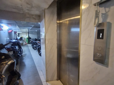 bán ccmn chợ khâm thiên   7 tầng thang máy   33 phòng   dòng tiền 100tr/tháng   18.5 tỷ    2