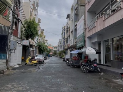 Hẻm ô tô kinh doanh ngay emart phan văn trị và phạm văn đồng 2