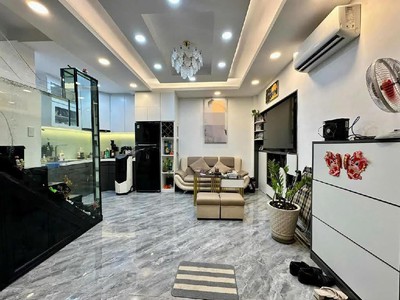 Nhà đẹp bến vân đồn   ngang 5m, hẻm 6m 3