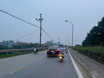 Hiếm mặt phố liên mạc, ngõ thông ô tô tránh, view sông hồng. 0