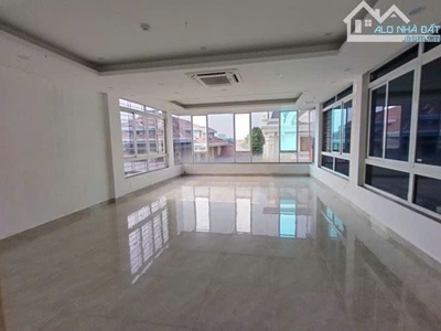 Cho thuê nhà mặt ngõ phố việt hưng   gần công viên lệ mật   5 tầng   1 hầm   thang máy   35tr/tháng 3