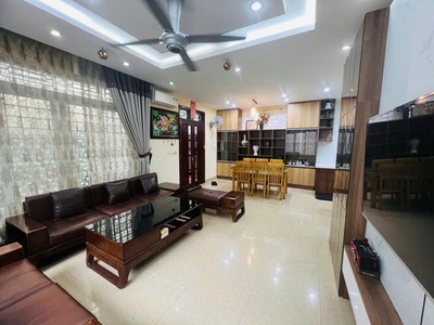 Nhà đẹp phố liễu giai, sát phố, 70m, 5 tầng, chỉ 13 tỷ 0