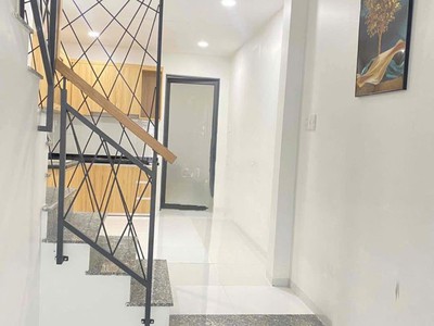 Bán nhà 2 tầng   hẻm ô tô ngô đến, ngọc hiệp, nha trang   nhà đẹp ở ngay 3