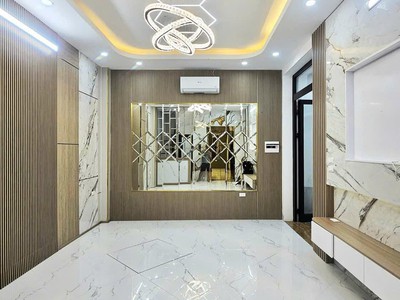 Siêu phẩm nhà phố hoàng quốc việt. full nội thất cao cấp, thang máy,  ô tô vào nhà. chỉ việc xách 2