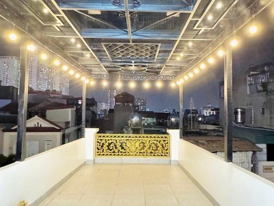 Siêu phẩm nhà phố hoàng quốc việt. full nội thất cao cấp, thang máy,  ô tô vào nhà. chỉ việc xách 3