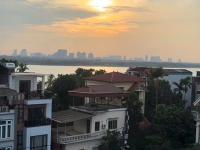 Bán nhà ngọc thụy 60m mt6m 5 tầng dân xây  lô góc ô tô 12 tỷ 4