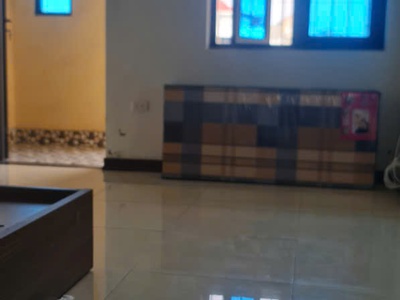 Cho thuê phòng trọ rộng   có ban công, cửa sổ thoáng mát 0