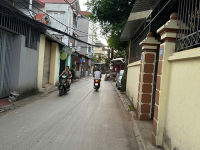 Cực hiếm -  đất đẹp - bắc cầu - ngọc thụy - oto vào nhà - kinh doanh - 5ty4- nhanh còn chậm hết - 2