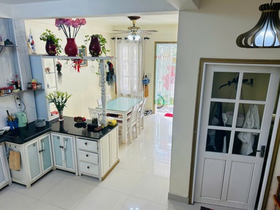 Whole house for rent - Cho thuê nhà nguyên căn 5