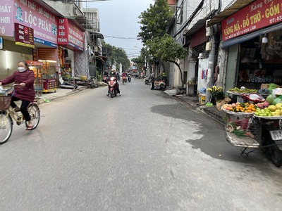 Bán 120,7m2 đất hai mặt đường tại ngõ 80 Hoa Lâm, Việt Hưng. Kinh doanh sầm uất, gần Big C 4