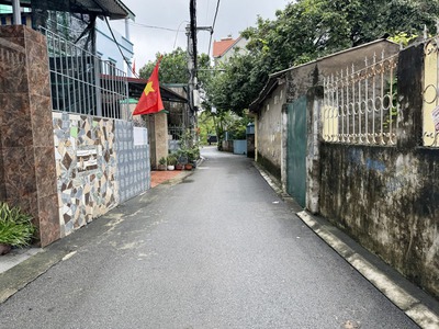 Bán 120,7m2 đất hai mặt đường tại ngõ 80 Hoa Lâm, Việt Hưng. Kinh doanh sầm uất, gần Big C 0