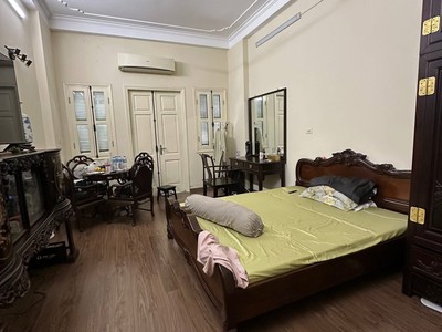 Bán Gấp Mặt Phố Tôn Đức Thắng - 180m , 6 T, 89 Tỷ, Dòng Tiền 120 Triệu/Tháng 0