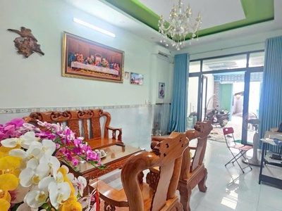 Nhà diện tích khủng 4,05mx26m đường ô tô gần ủy ban p thới an quận 12 7