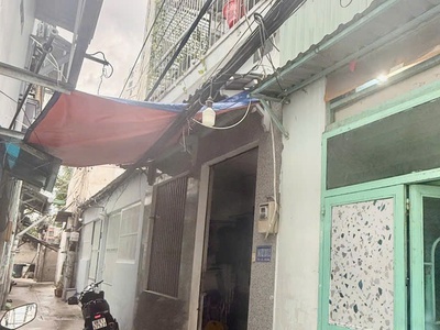 CƠ HỘI VÀNG SỞ HỮU NHÀ QUẬN 7 GIÁ CHỈ HƠN 3 TỶ Vị trí: Hẻm 1041 Trần Xuân Soạn, P. Tân H 1