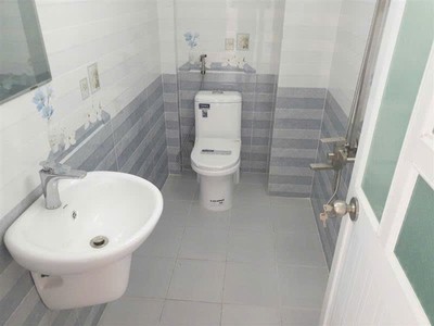 Giảm 500tr  nhà vuông shr 4 tầng hxt 100m2   đường dc11 tân phú s 3