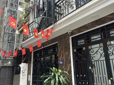 Ccmn hiếm có thang máy-11 p. khép kín   dòng tiền 1 tỷ/năm 50m ra ô tô 7 tầng- 63m2-13,6 tỷ 0