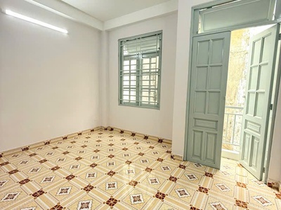 Vị trí đắc địa   tân bình   hxt đỗ cổng   43m    4 tầng btct   nhà mới   chỉ 6.98 0